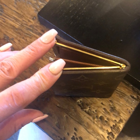 Auth vintage Louis Vuitton Kisslock coin purse - Picture 4 of 8